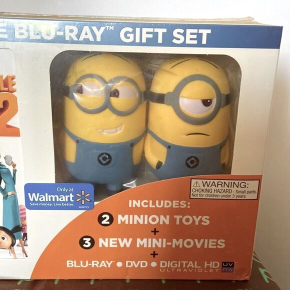 Despicable Me 2 Gift Set 2 Minions And 3 Mini Blu Rays New in Box - Picture 2 of 6